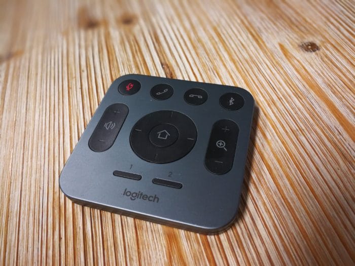 Une télécommande pour la caméra Logitech MeetUp 