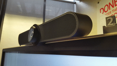 L'image représente "Nous avons testé la caméra pour conférence Logitech MeetUp – et nous l’avons vraiment aimée !" par Wipple - Vous allez aimer vos salles de réunion.