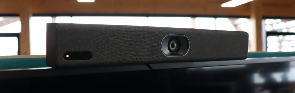 L'image représente "[Test] Yealink MeetingBar A10 - Pro : notre avis !" par Wipple - Vous allez aimer vos salles de réunion.