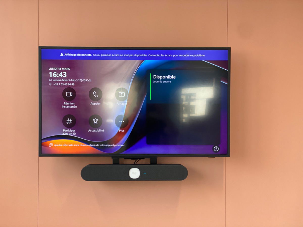 L'image représente "GRT Gaz : Aménagement de salles de réunion et espaces modulables avec Microsoft Teams Room" par Wipple - Vous allez aimer vos salles de réunion.