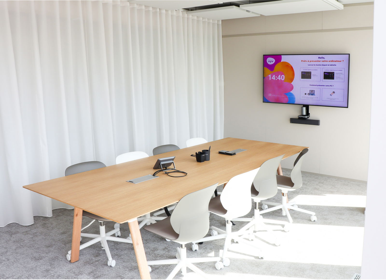 L'image représente "Un projet ambitieux : le Groupe Vyv transforme 33 salles avec des solutions collaboratives avancées" par Wipple - Vous allez aimer vos salles de réunion.