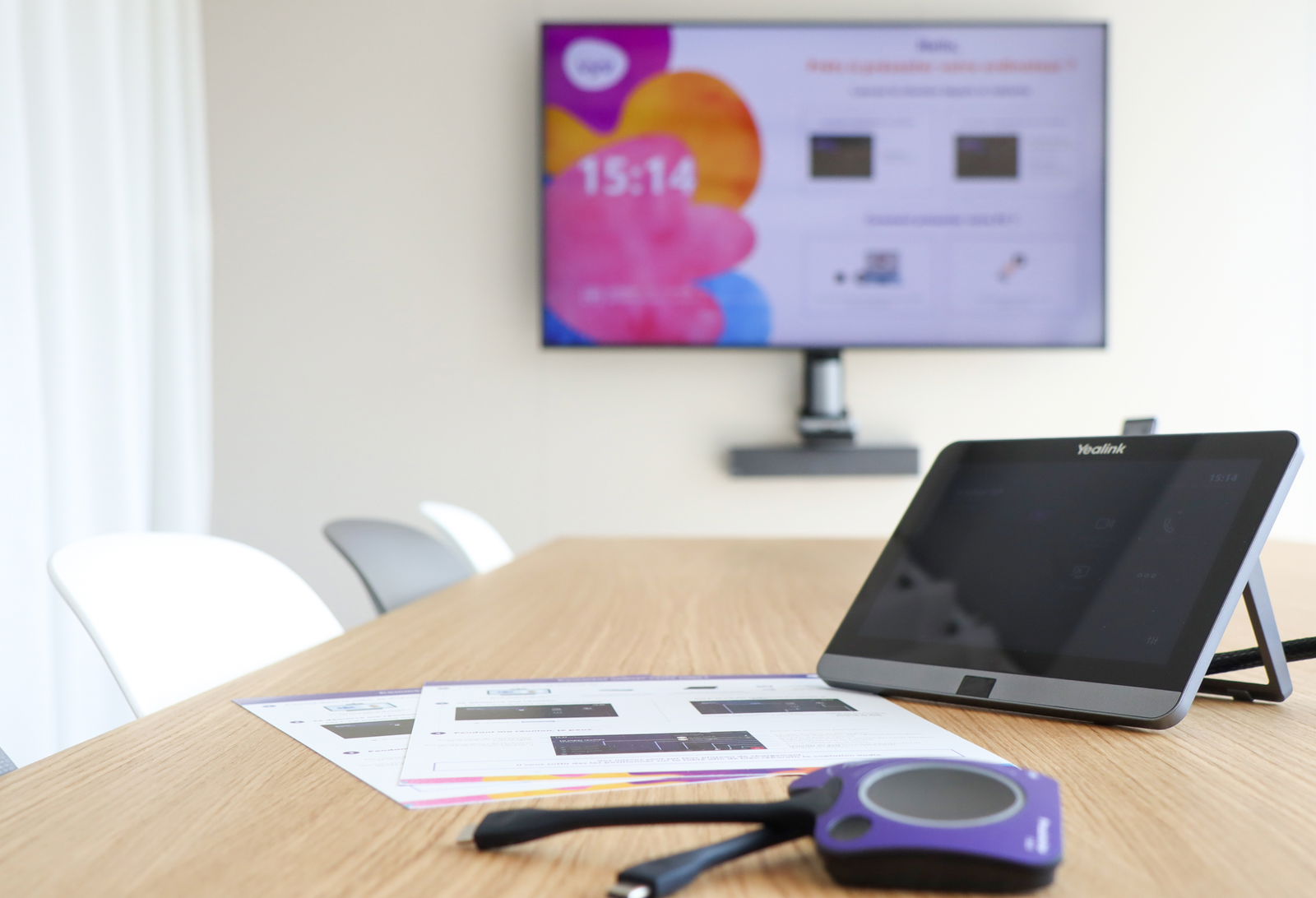 L'image représente "Un projet ambitieux : le Groupe Vyv transforme 33 salles avec des solutions collaboratives avancées" par Wipple - Vous allez aimer vos salles de réunion.