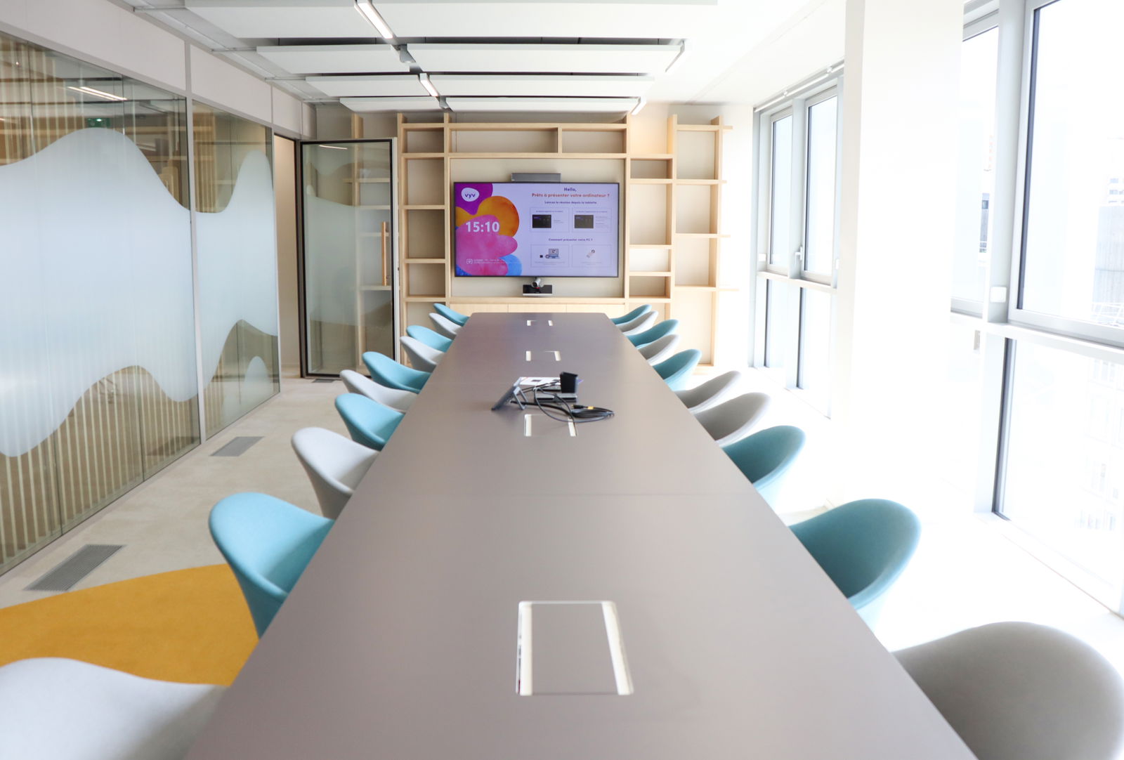 L'image représente "Un projet ambitieux : le Groupe Vyv transforme 33 salles avec des solutions collaboratives avancées" par Wipple - Vous allez aimer vos salles de réunion.