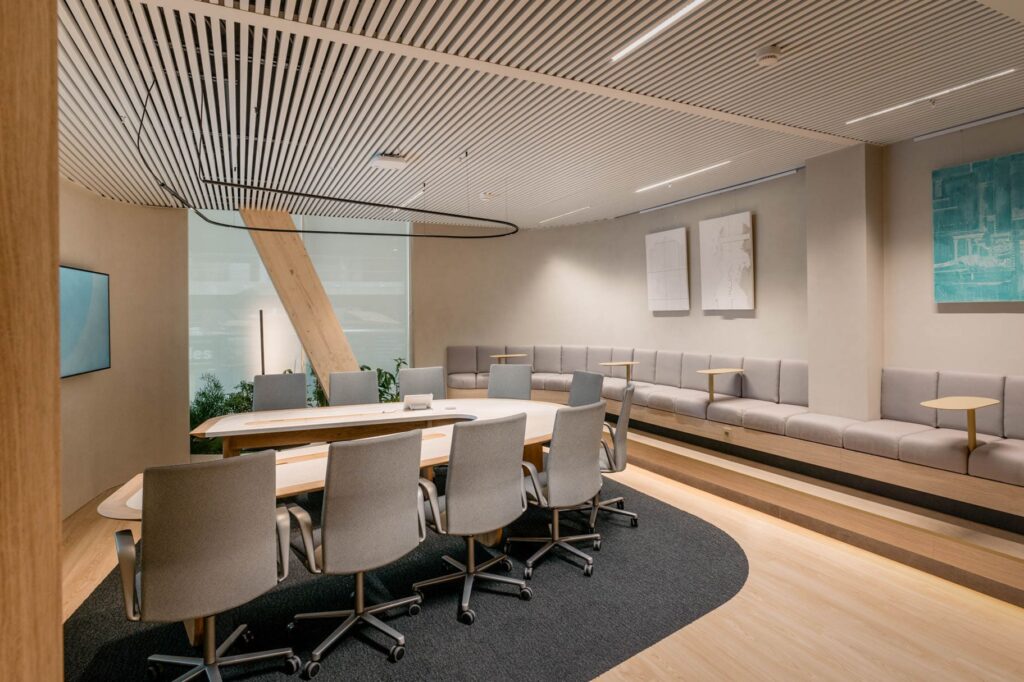 L'image représente "JLL Bruxelles : Un écosystème collaboratif optimisé avec Cisco et Wipple" par Wipple - Vous allez aimer vos salles de réunion.