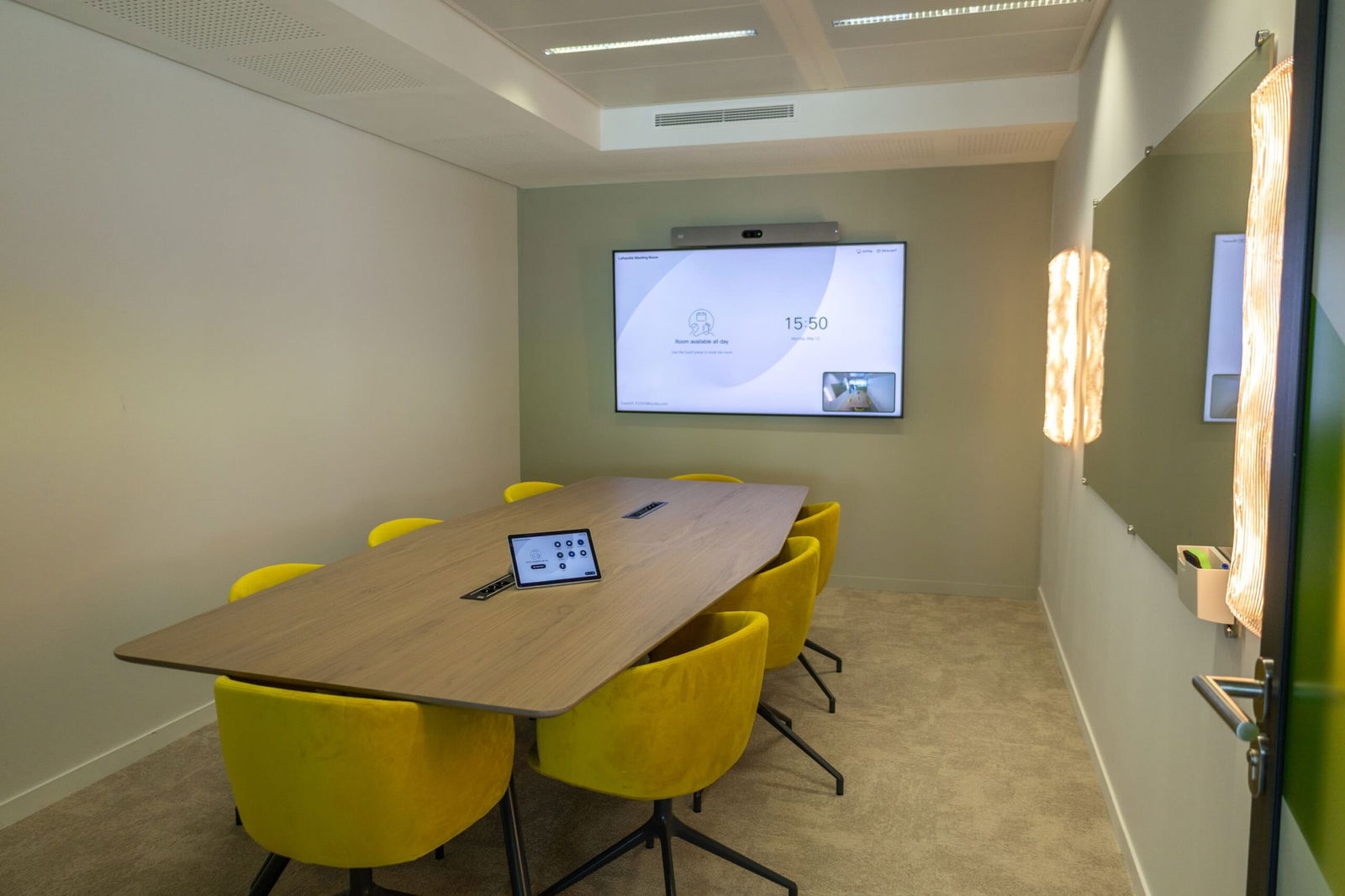 L'image représente "Interopérabilité, design, simplicité : l’expérience Cisco chez Kyriba" par Wipple - Vous allez aimer vos salles de réunion.