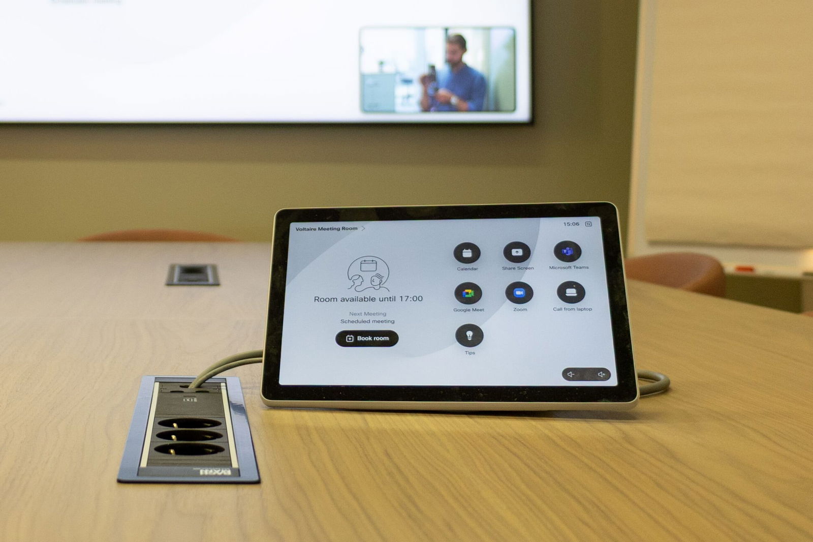 L'image représente "Interopérabilité, design, simplicité : l’expérience Cisco chez Kyriba" par Wipple - Vous allez aimer vos salles de réunion.