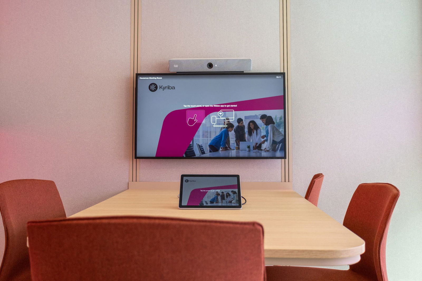 L'image représente "Interopérabilité, design, simplicité : l’expérience Cisco chez Kyriba" par Wipple - Vous allez aimer vos salles de réunion.